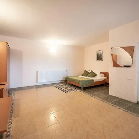 בית הארחה Casa Parmac *